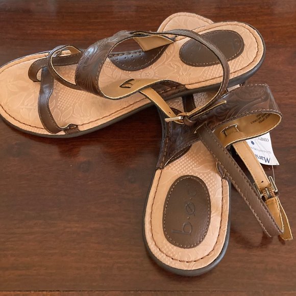 BNWT b•ø•c by Børn Tooled Vegan Leather Sandals 9M - Picture 2 of 7